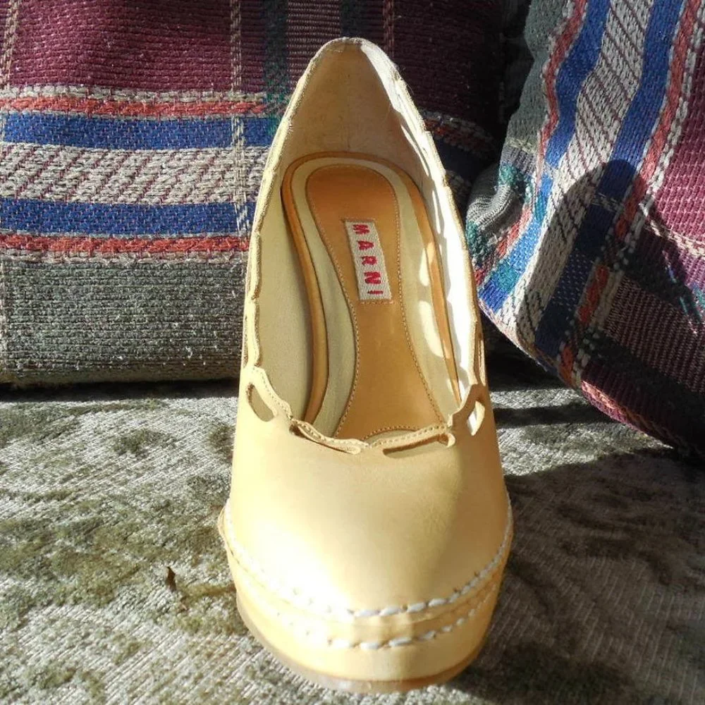 Marni Cutout Nude Leather Pumps Almond Toe High Heels EU 35.5 US 5 5.5 Italian